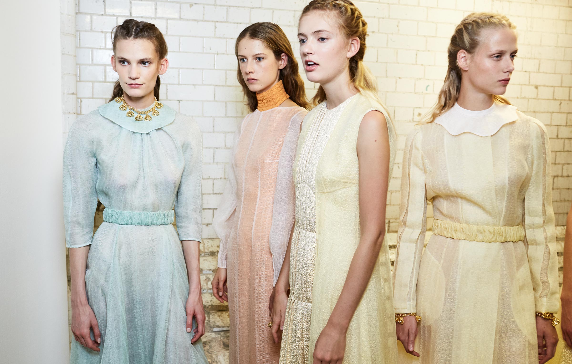 LFW_SS17_EWICKSTEAD_JBPC2_1806-1_c50